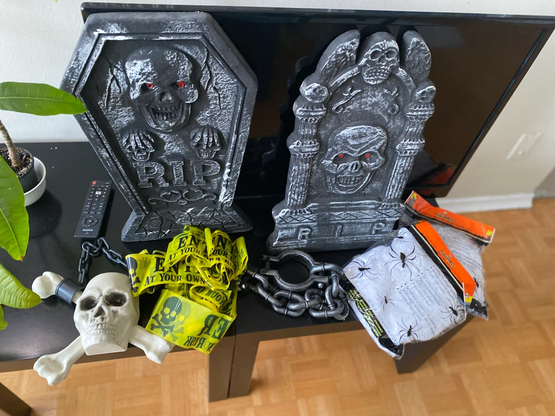 Huge bin of assorted Halloween decorations - photo 3