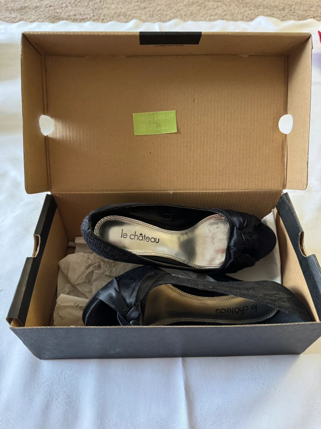Le Château Black Satin Bow Heels