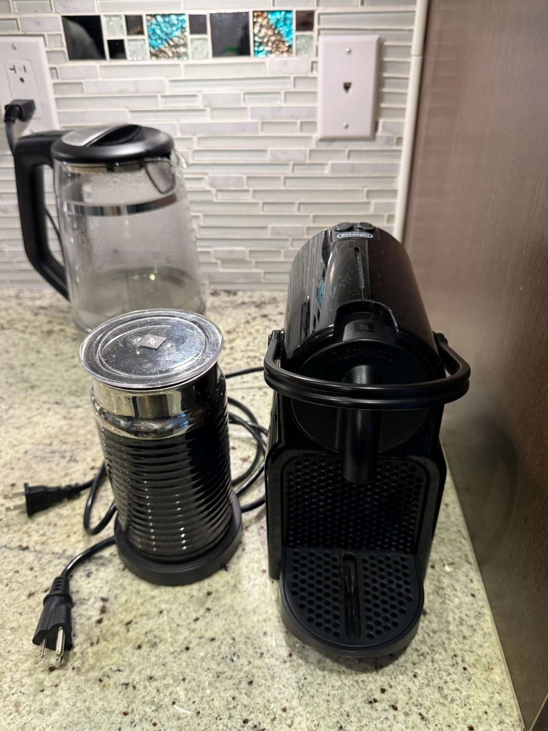 DeLonghi Nespresso Coffee Machine with Milk Frother - photo 4