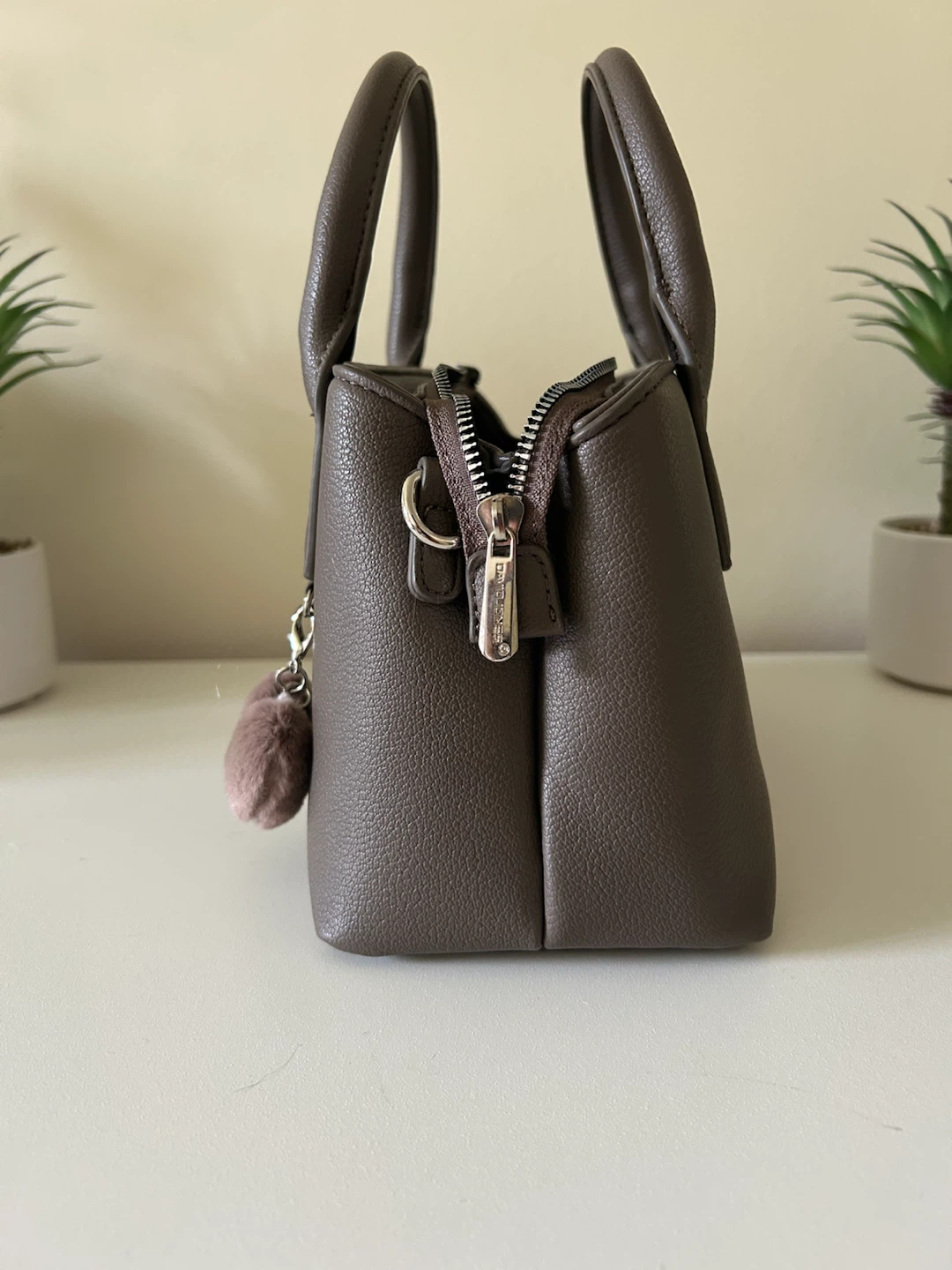 DAVID JONES taupe handbag with fuzzy heart charm - photo 2
