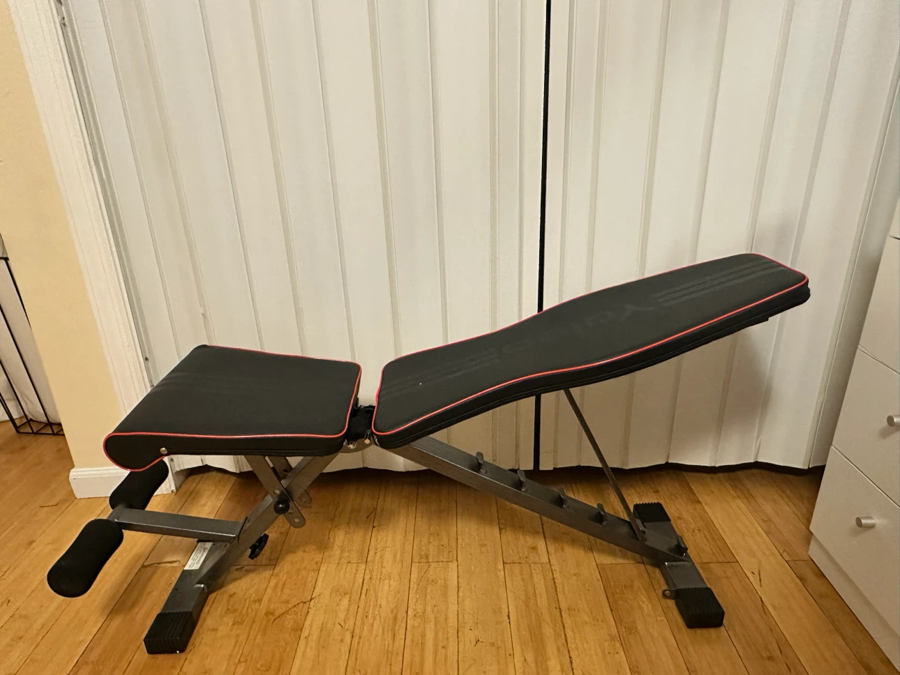 Yoleco Adjustable Weight Bench
