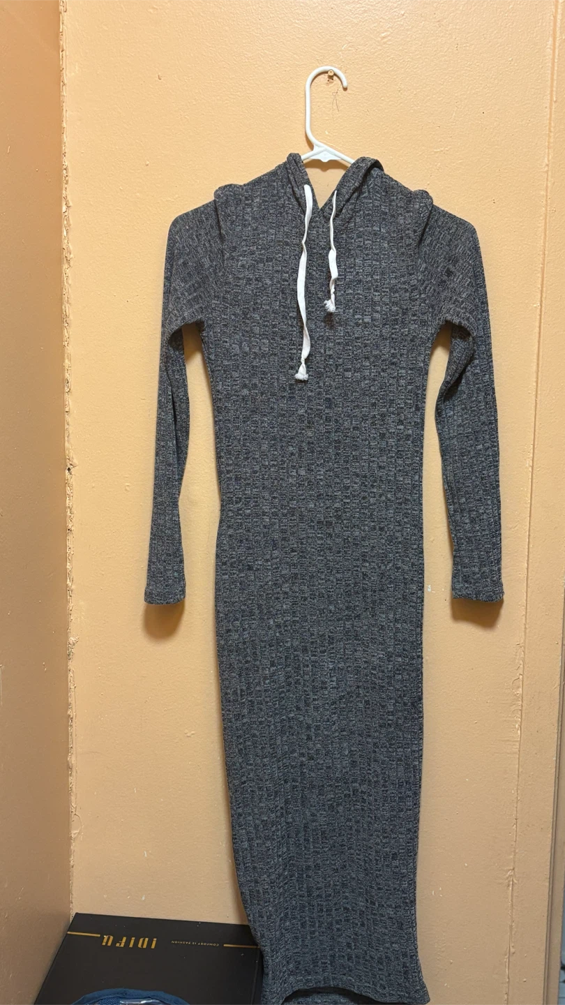 SHEINSY gray ribbed hooded midi dress