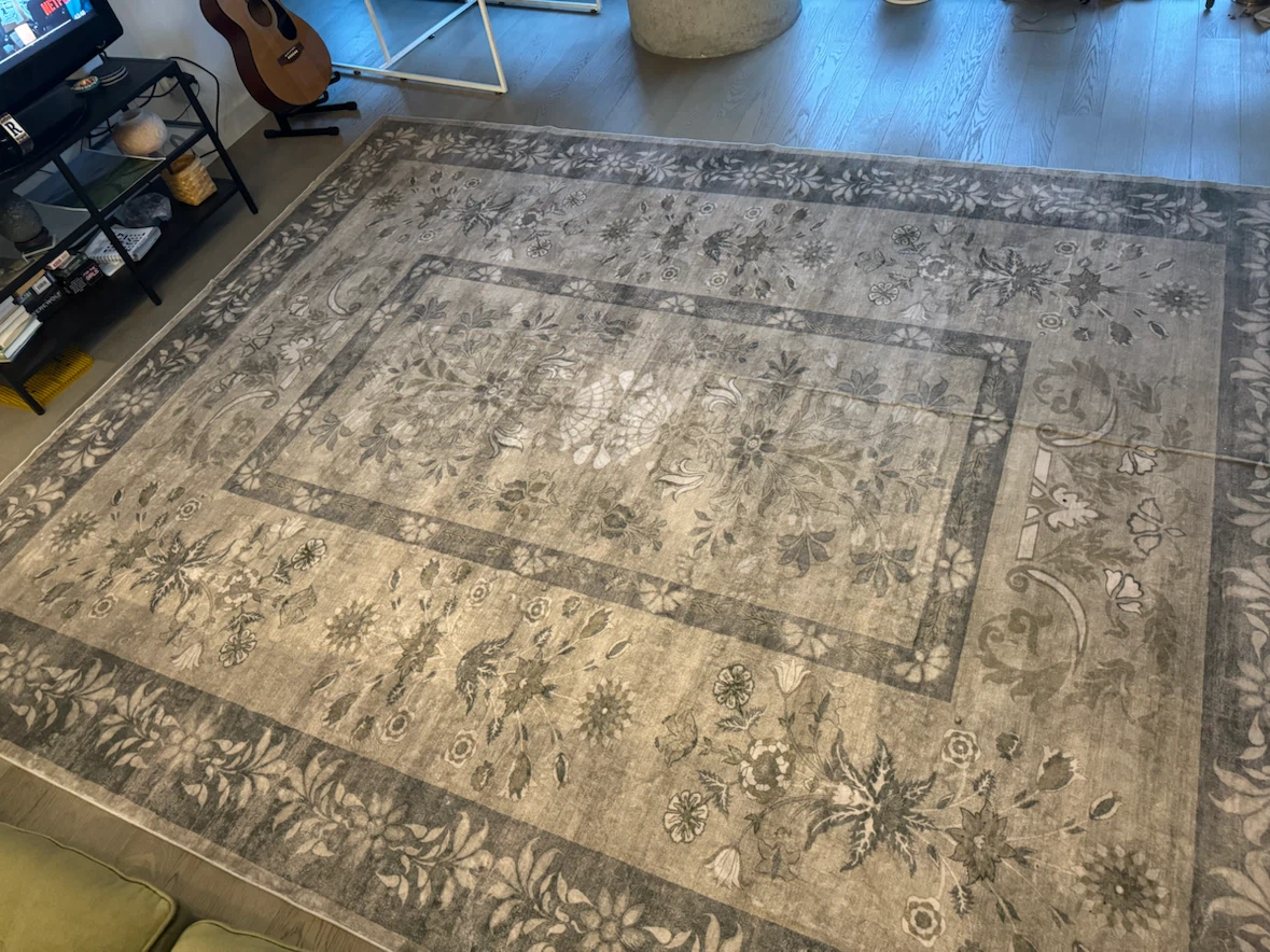 8’ x 10’ Floral Sage Green Rug!