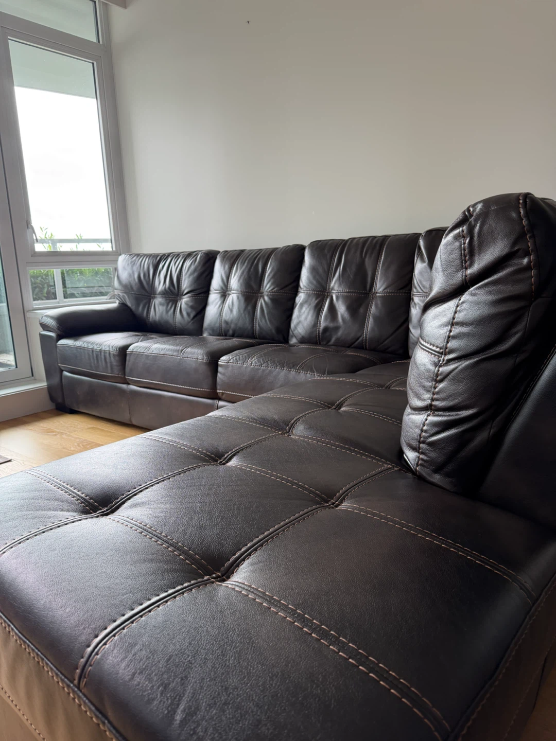 Leons 2 Piece Sectional Couch - photo 3