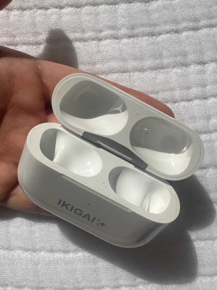 AirPods Pro (2nd generation) with MagSafe Charging Case