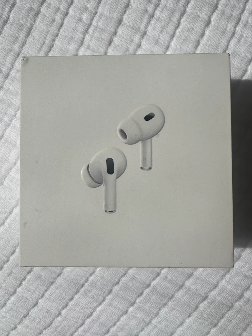 AirPods Pro (2nd generation) with MagSafe Charging Case - photo 4