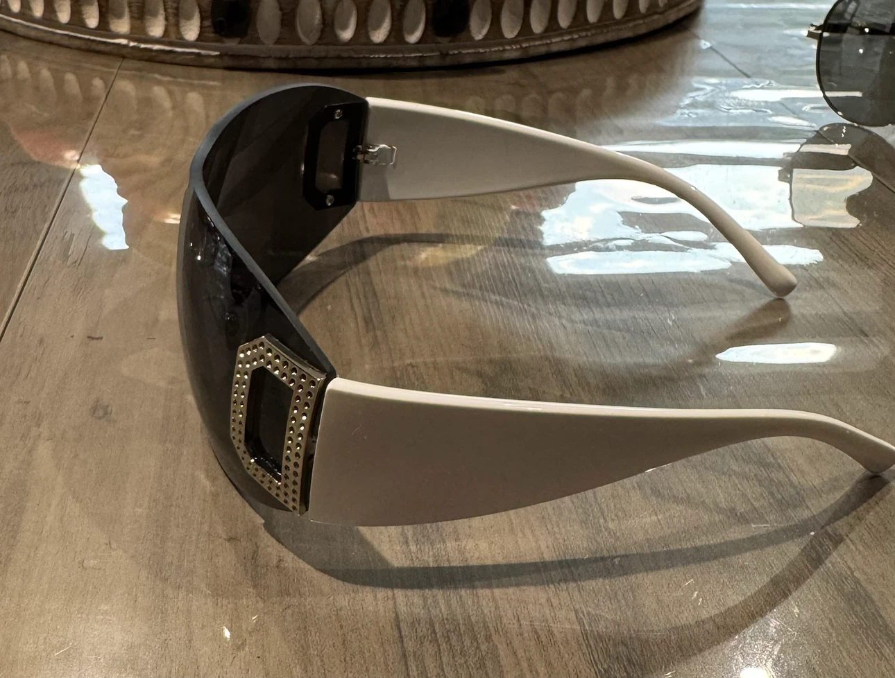 Statement Sunglasses - White & Black - photo 2