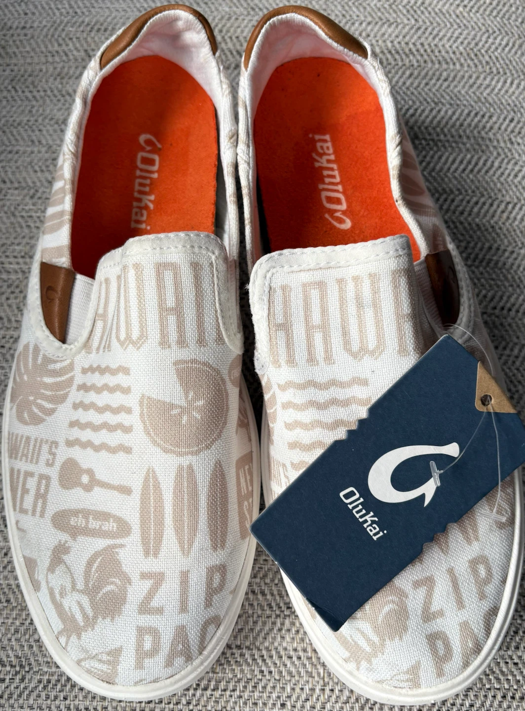 New with tag OluKai  Lae'Ahi Pai M 7 Slip-On Shoes White Size 7