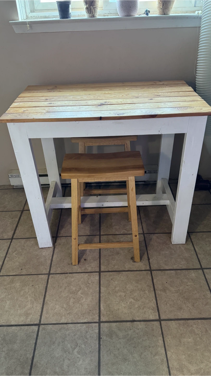 Island table and stools