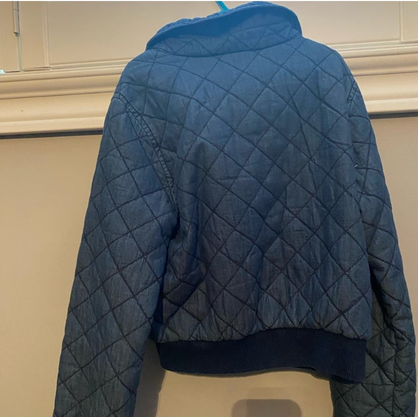Guess Quilted Denim Bomber Jacket Girls Size 8-10 - photo 4
