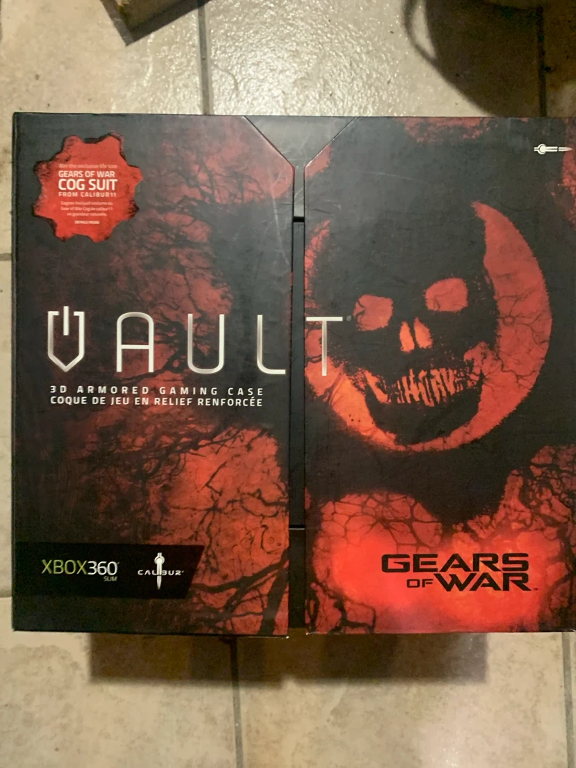 Gears of War 3 Vault 3D Armored Gaming Case Xbox 360