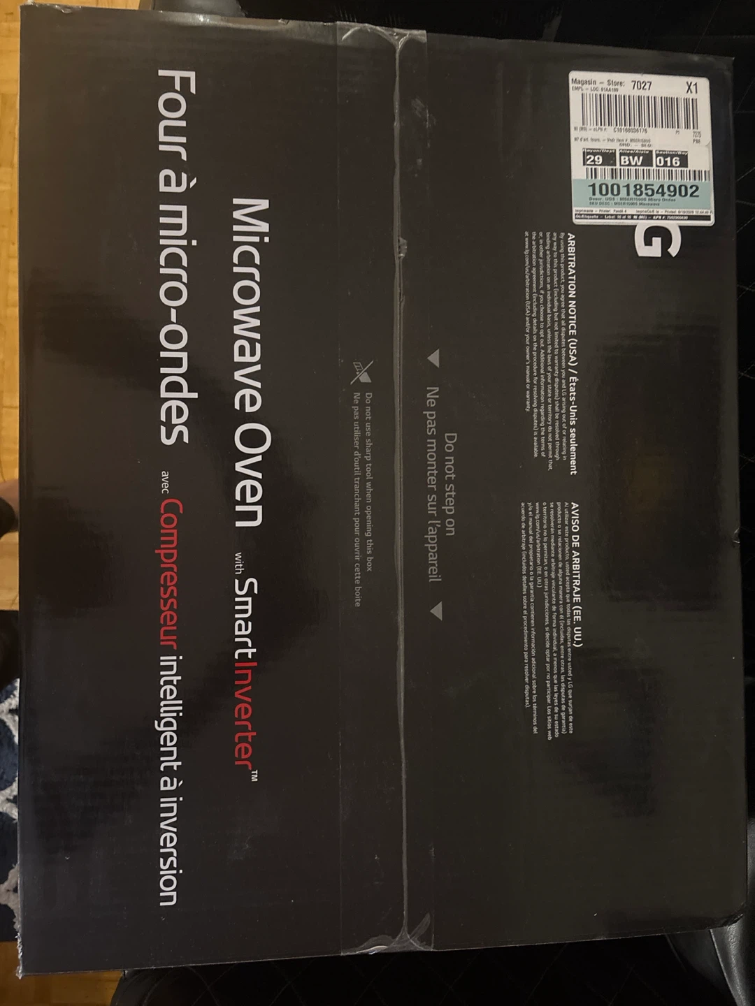 LG Microwave Oven - photo 2