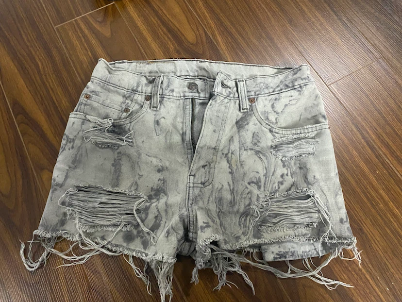 Levi's 550 Relaxed Fit Distressed Denim Shorts W30 - photo 2