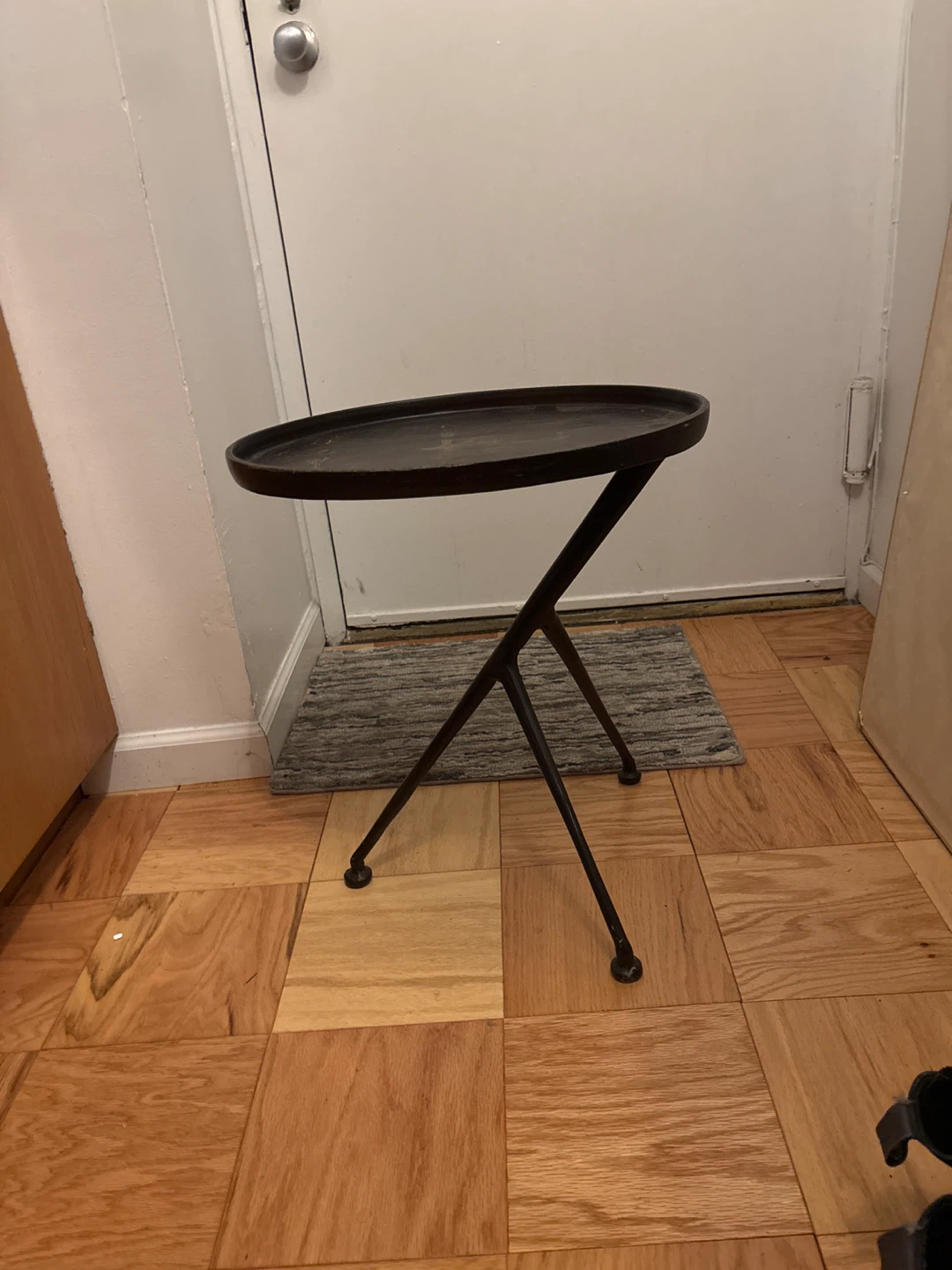 Schmidt Accent Table