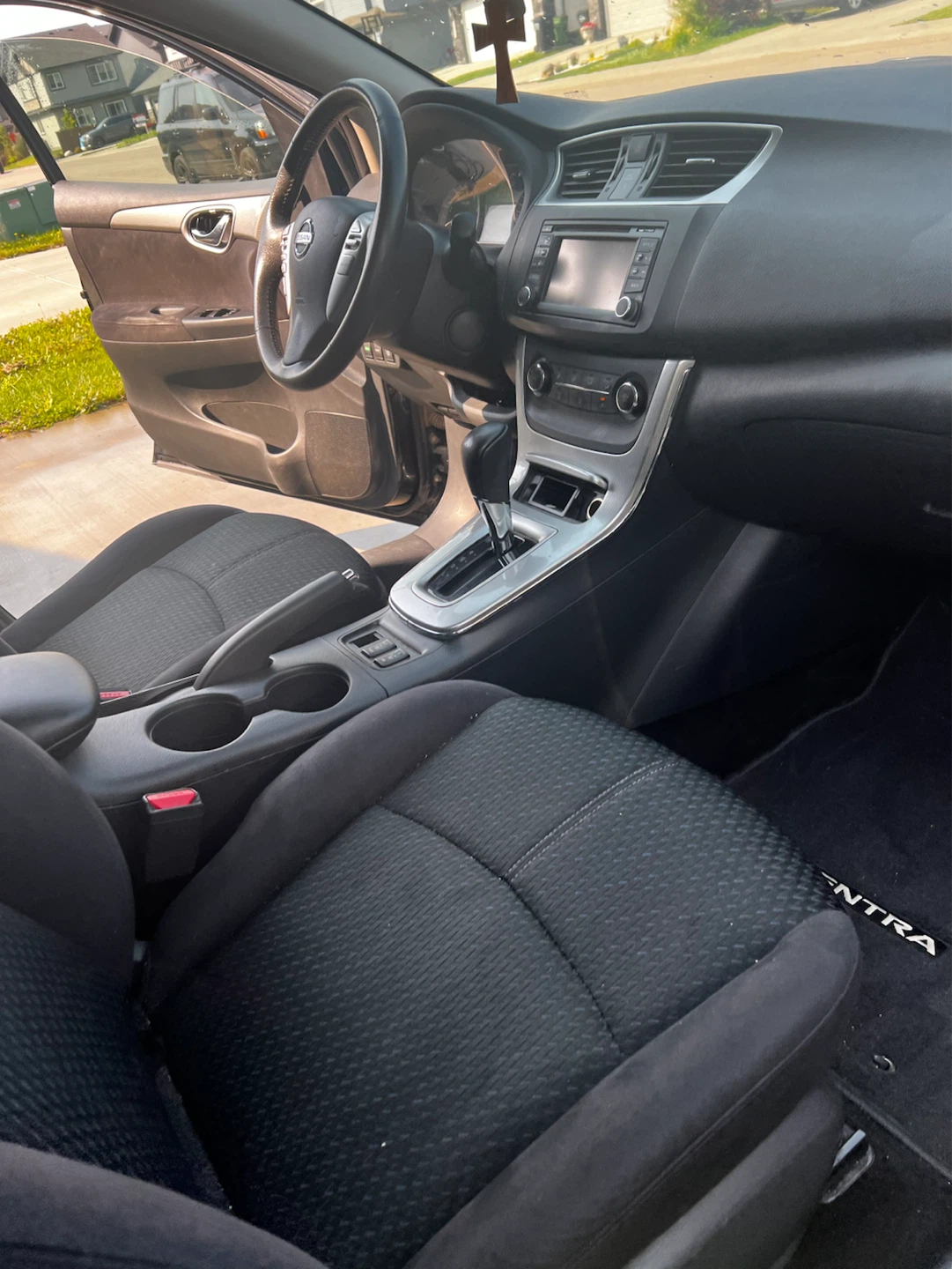 2015 Nissan Sentra Vehicle - photo 3
