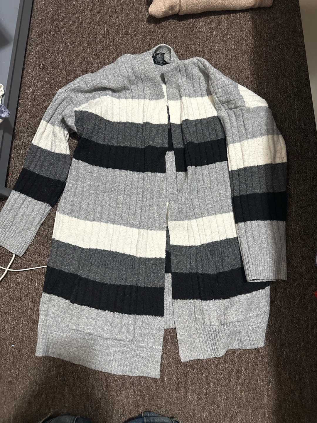 Bundle of plus sized sweater cardigans - photo 4