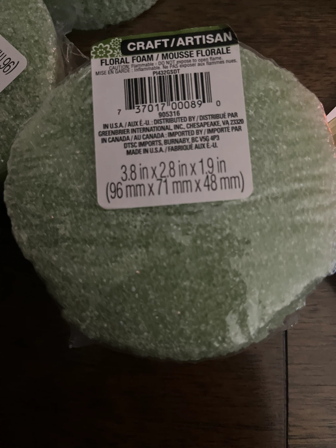Craft/Artisan Floral Foam ,yarn and more. - photo 2