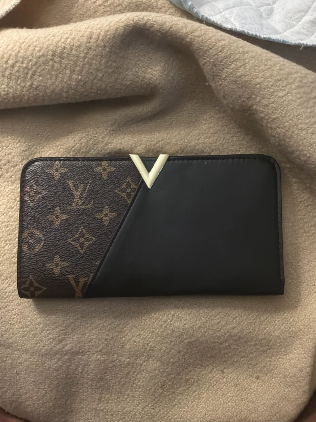 Louis Vuitton Wallet - Black/Monogram