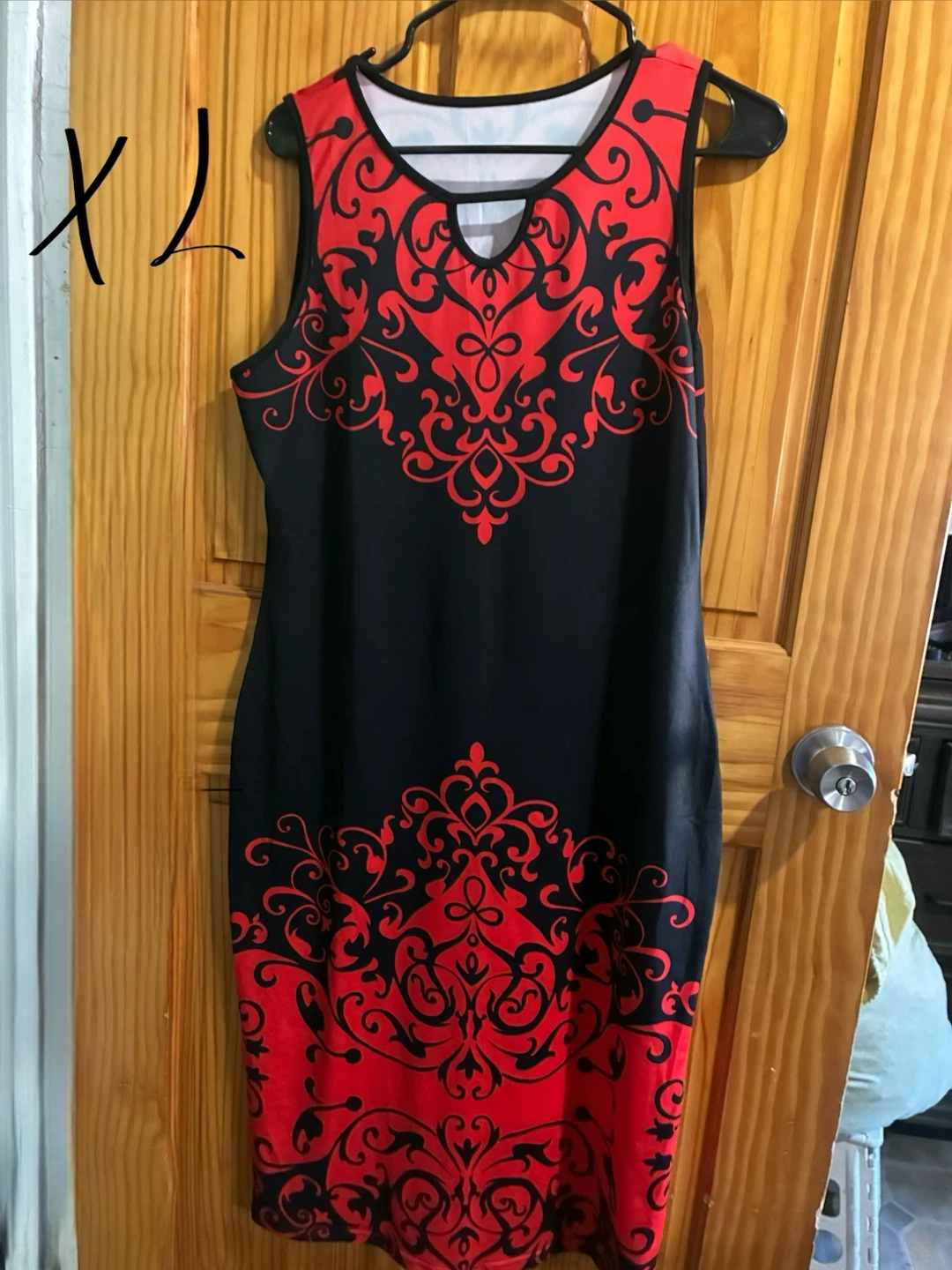 Black and Red Sleeveless Dress