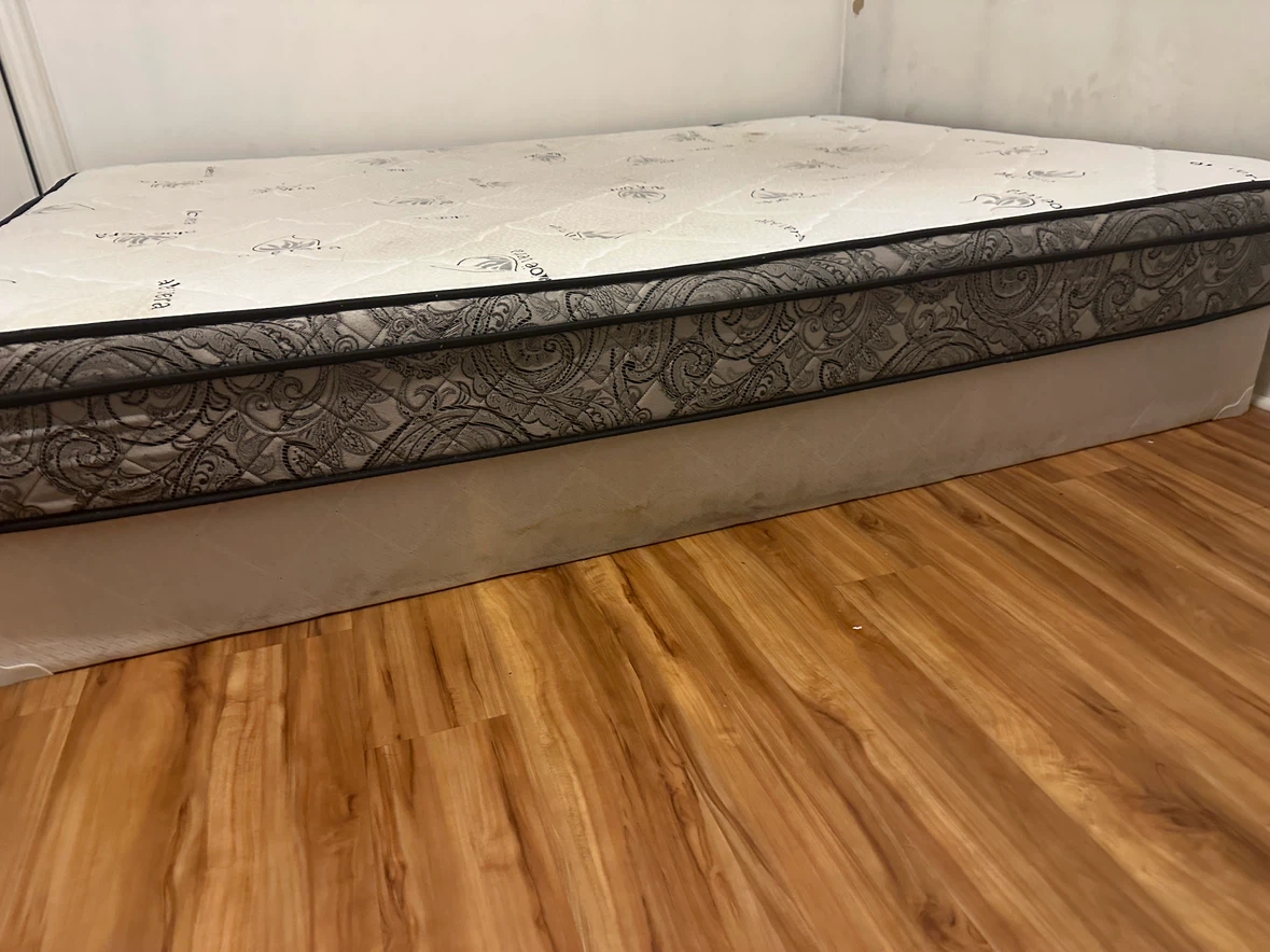 Springwall Aloe Vera Mattress and Box Spring - photo 2