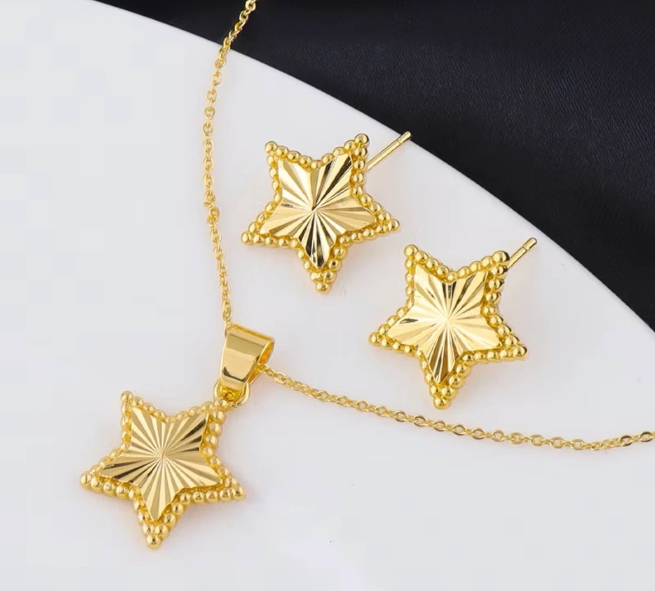 Gold Star Pendant Necklace and Earrings Set - photo 2