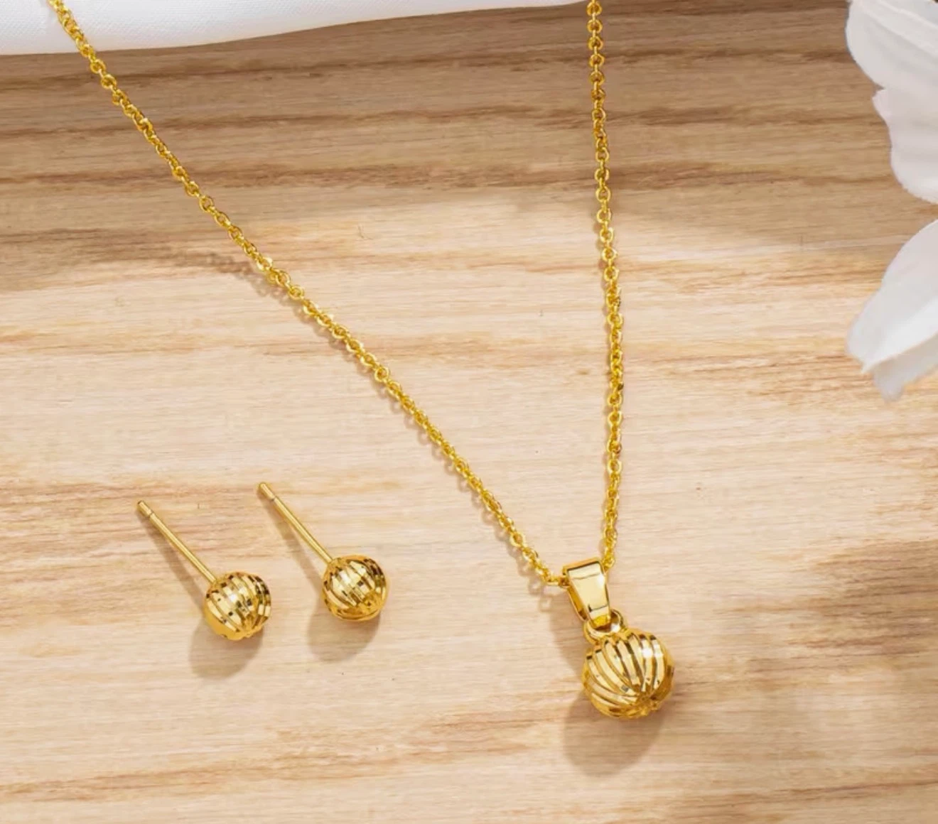 Gold-tone Ball Pendant Necklace and Earrings Set - photo 2