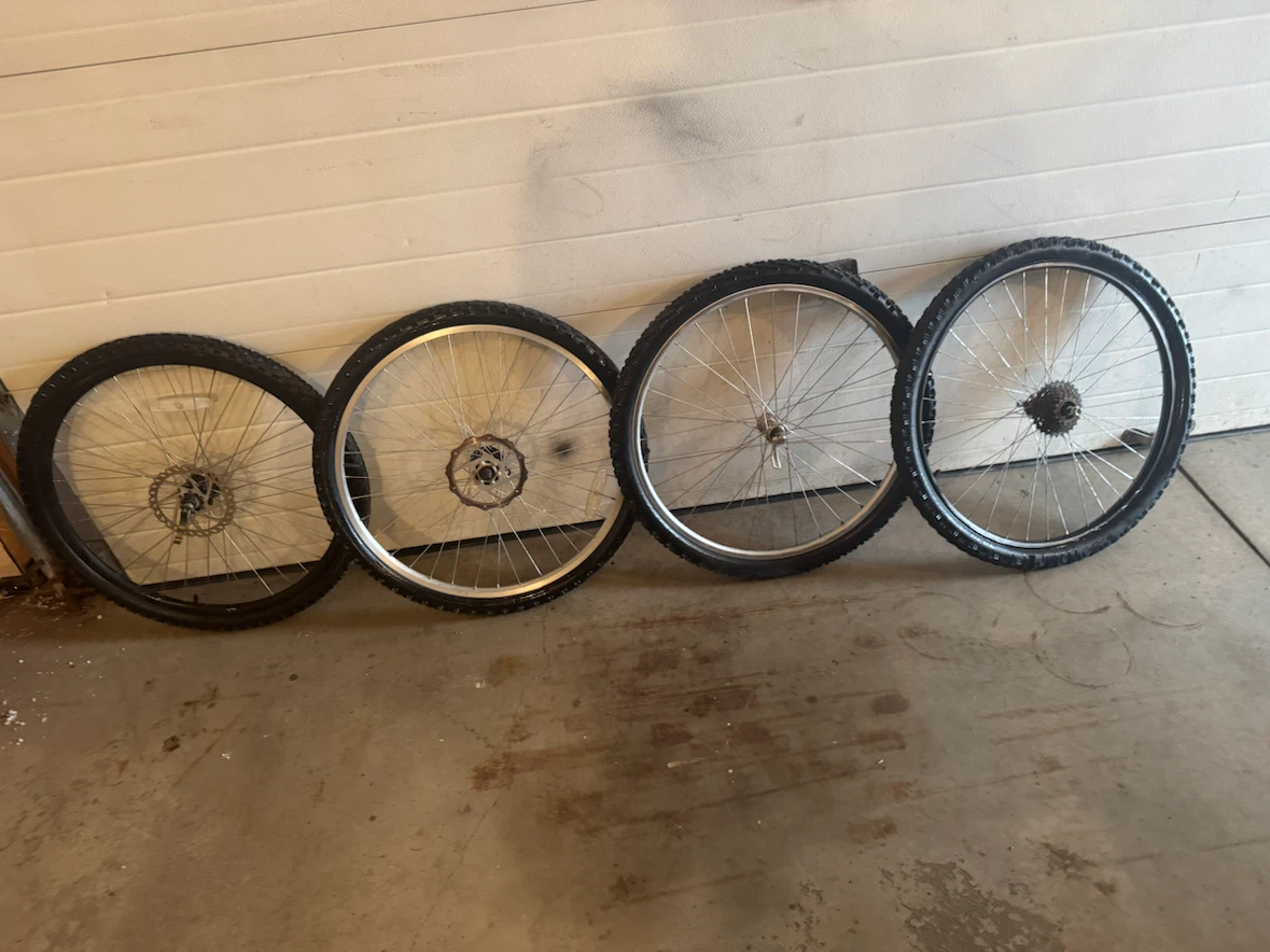 Mountain Bike Wheels and Tires
