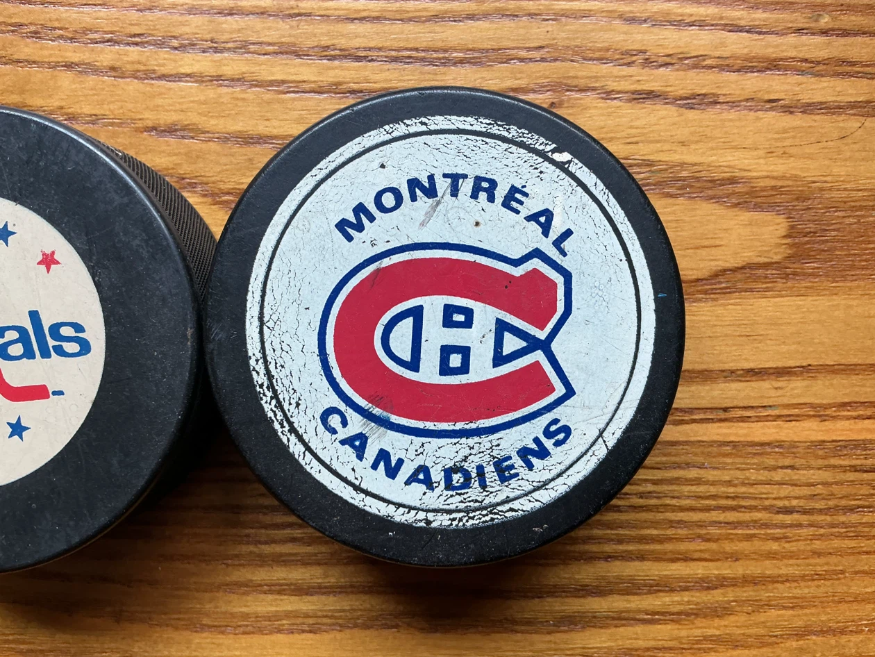 Montreal Canadiens & Washington Capitals NHL Hockey Puck Set - photo 3