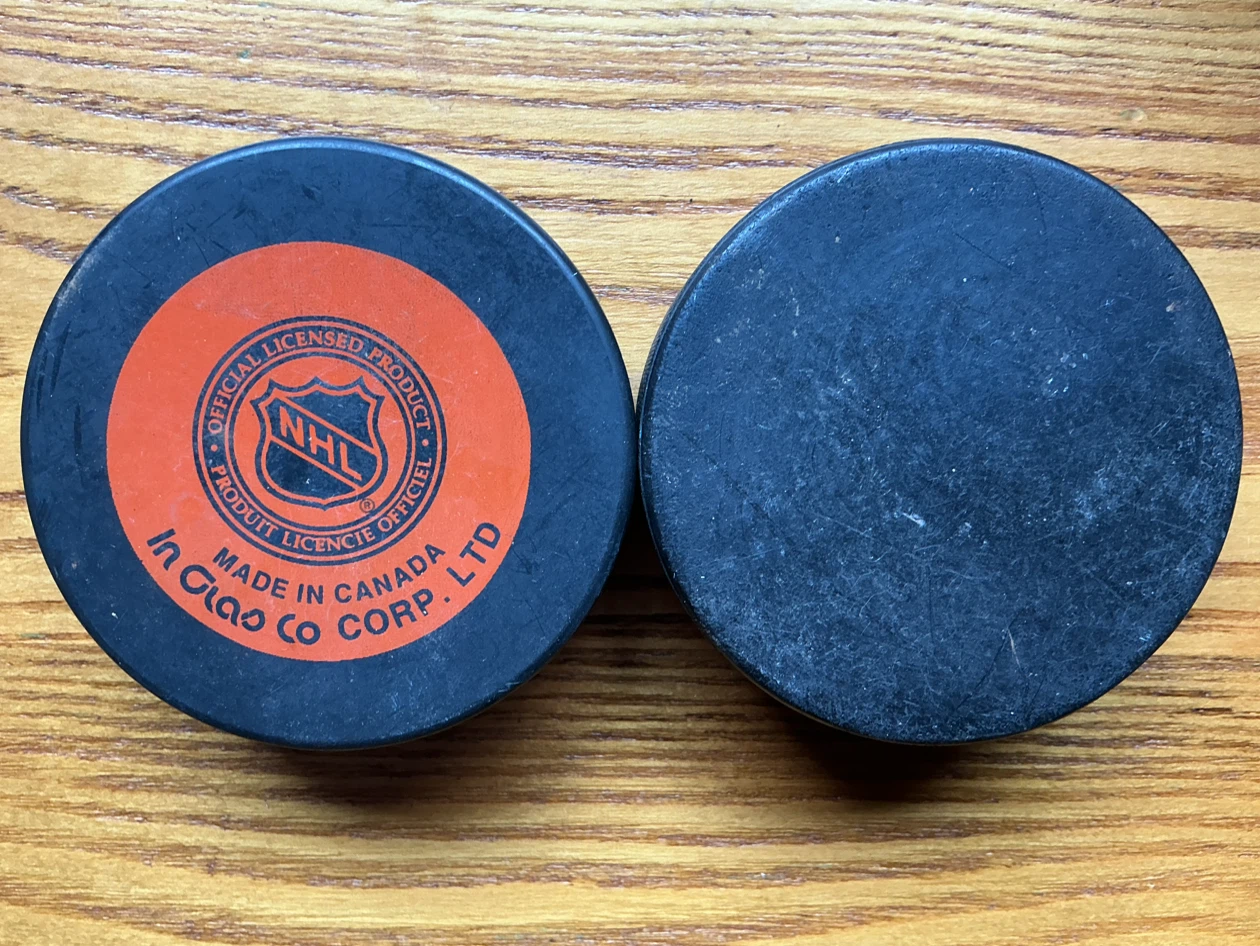 Montreal Canadiens & Washington Capitals NHL Hockey Puck Set - photo 4