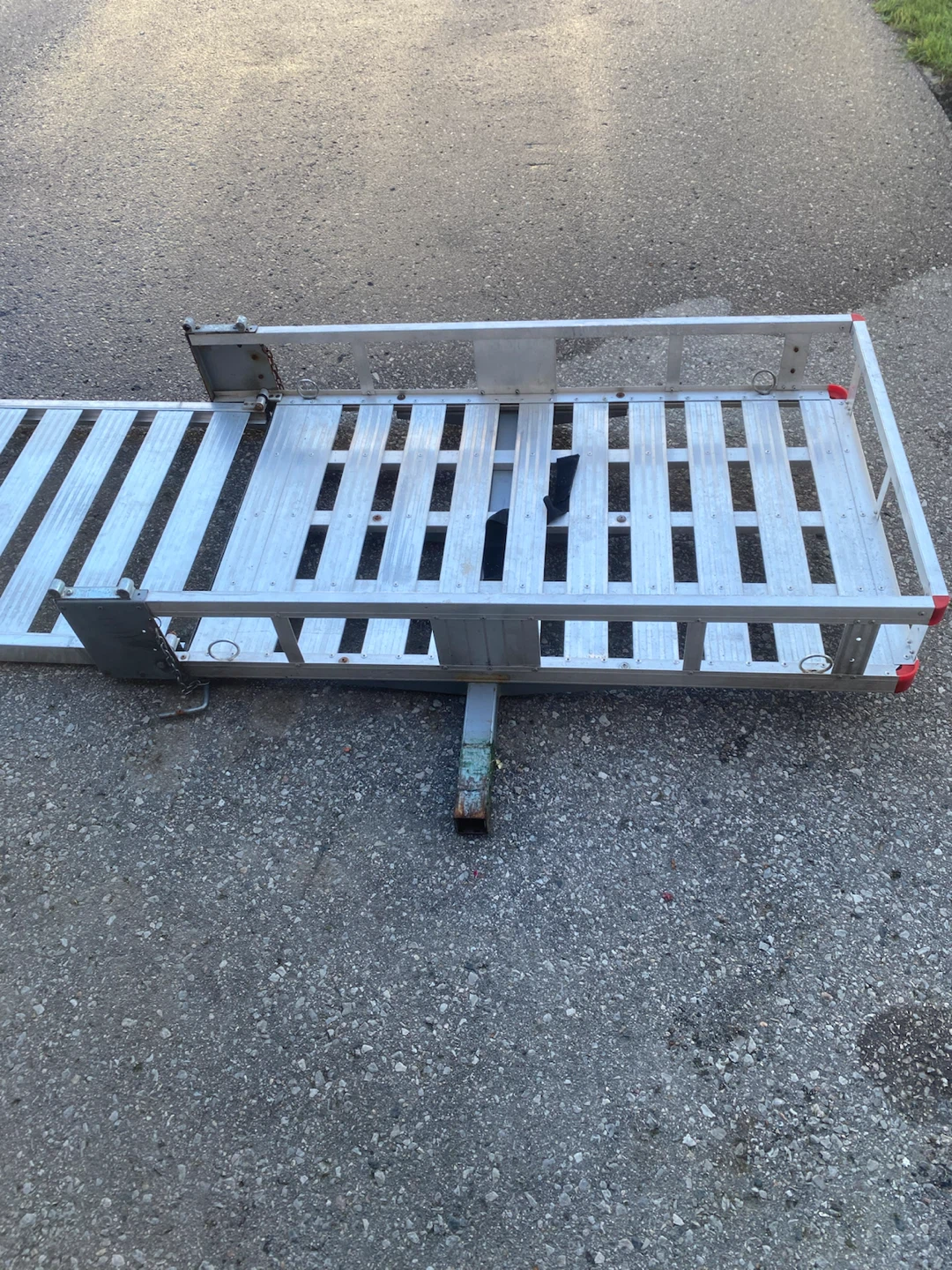 Aluminum Hitch Cargo Carrier - photo 3