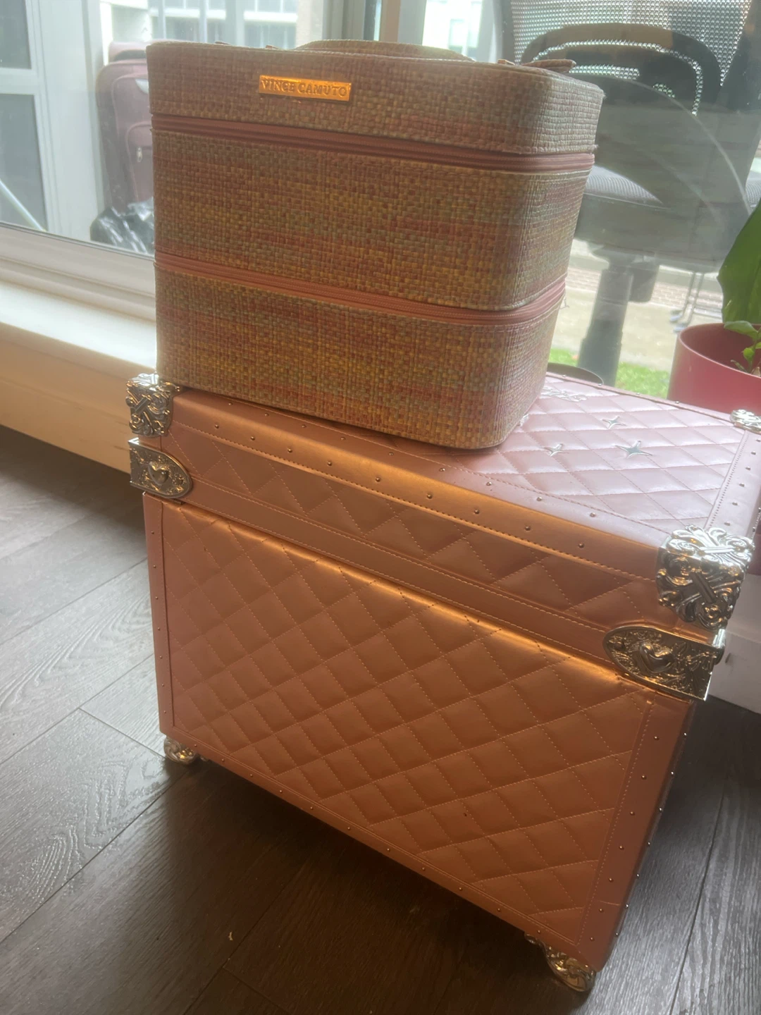 Vince Camuto Travel Cosmetic Case
