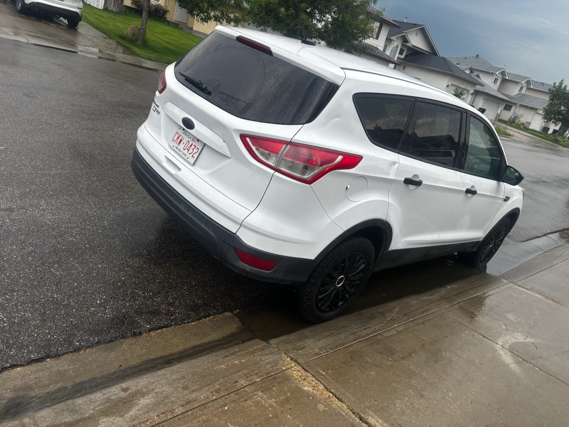 White Ford Escape SUV - photo 2