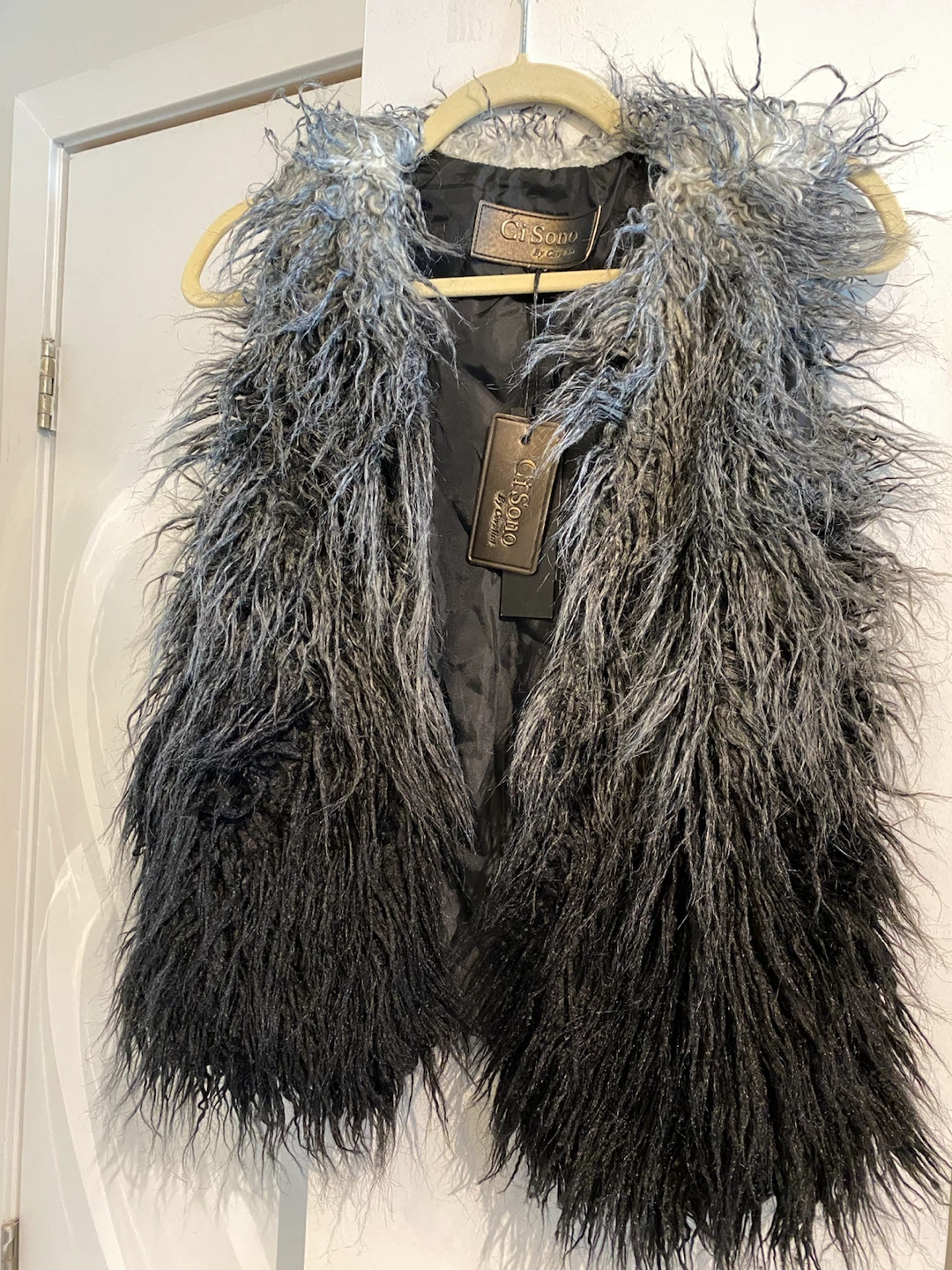 Ci Sono by Cavenlini faux fur vest - photo 2