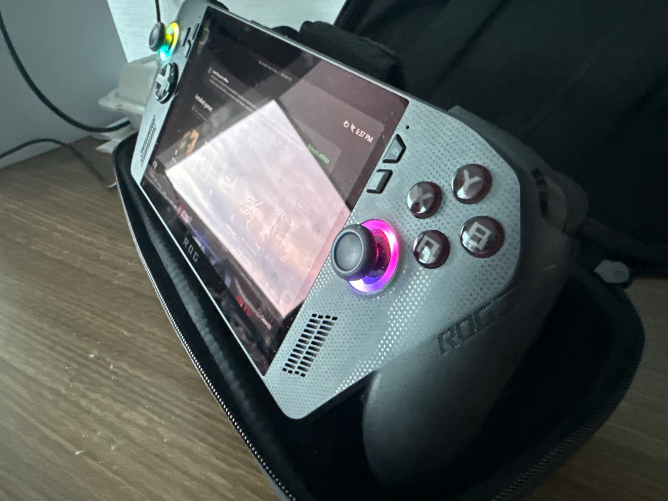 ASUS ROG Ally X 1TB + Official Carrying Case - photo 2