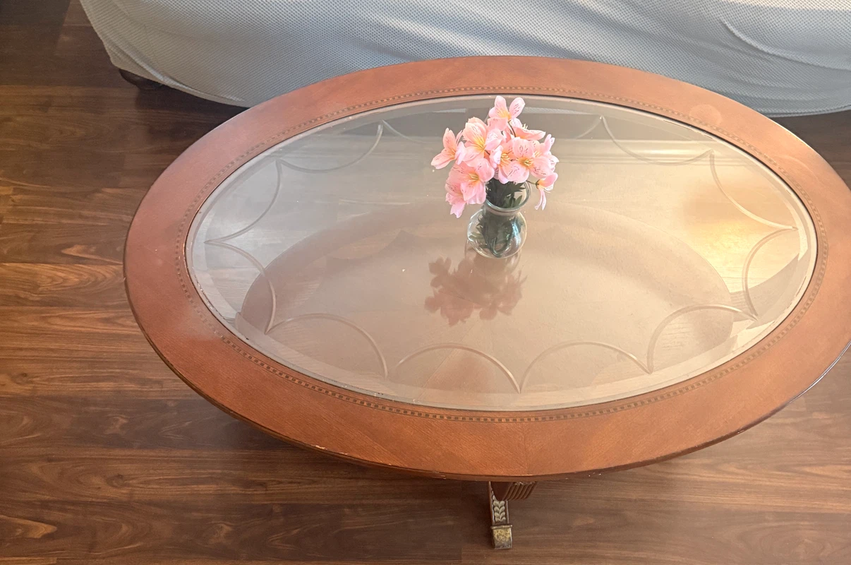 Moving sale Oval Coffee Table - photo 4