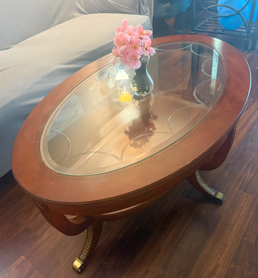 Moving sale Oval Coffee Table - photo 4
