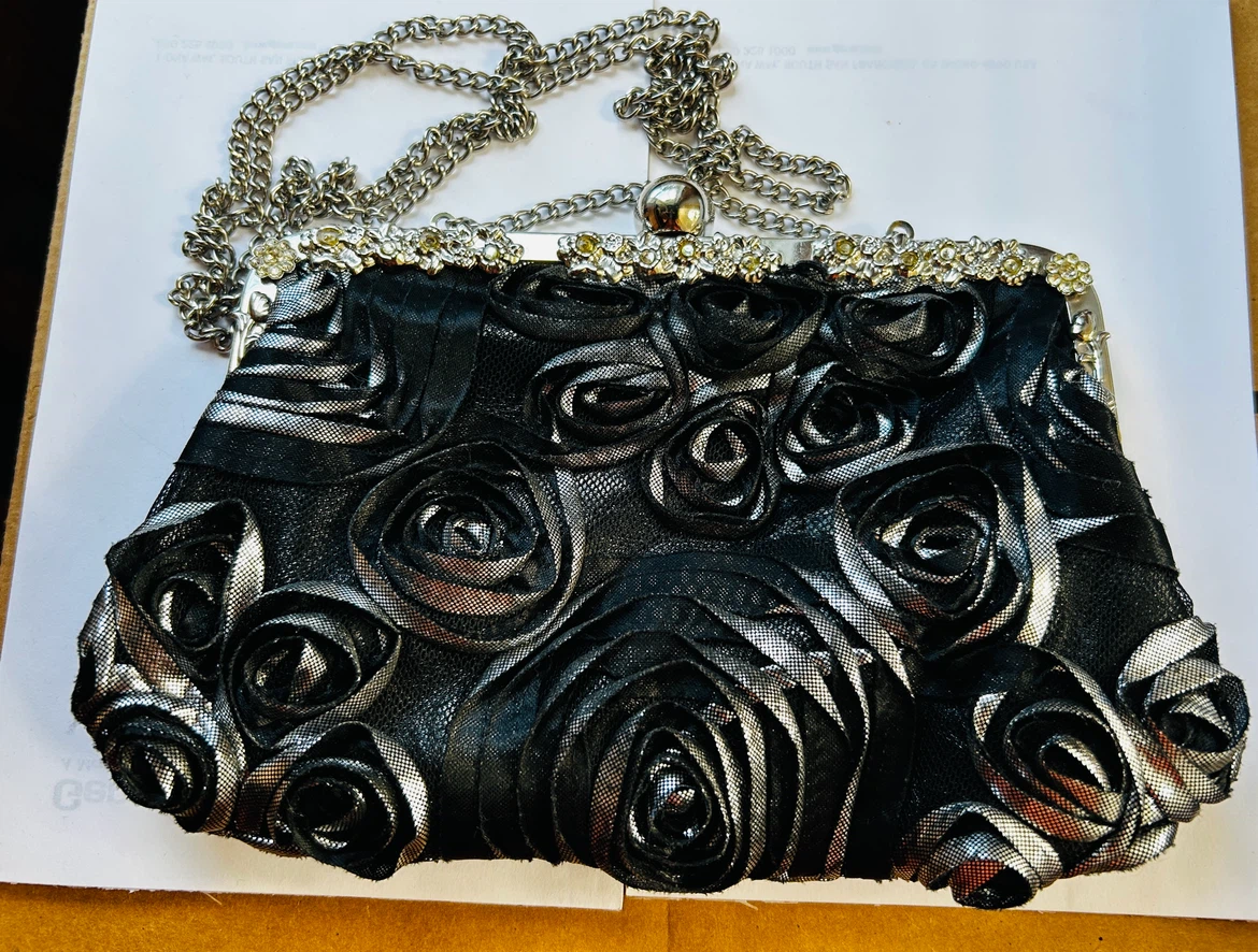 Ribbon-Rosette formal bag with Silver Chain strap