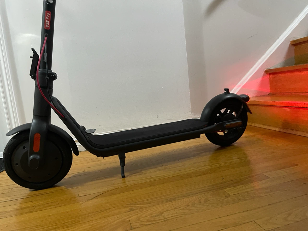 Navee V25 Pro Electric Scooter - photo 5