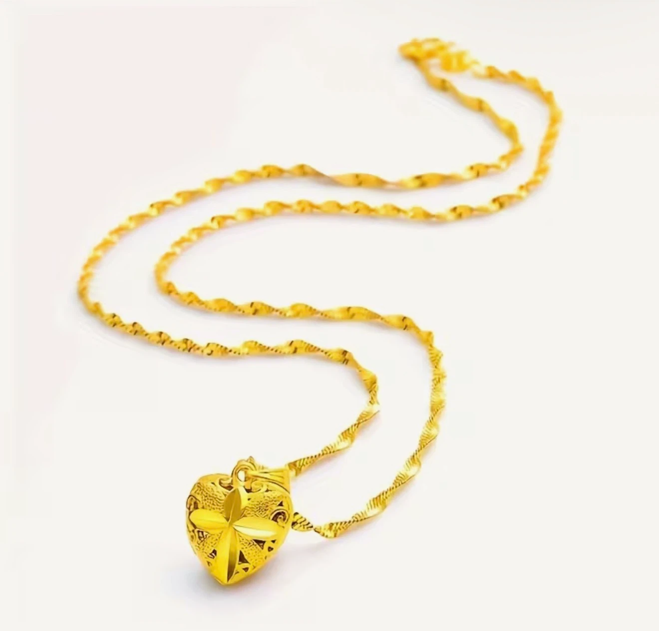 Gold Clover Pendant Necklace - photo 2