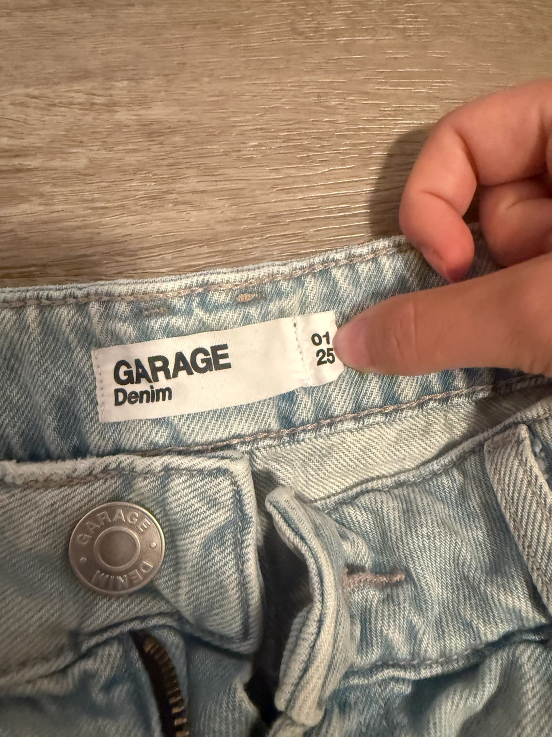 Garage Denim Low Rise Shorts Size 01/25 - photo 2