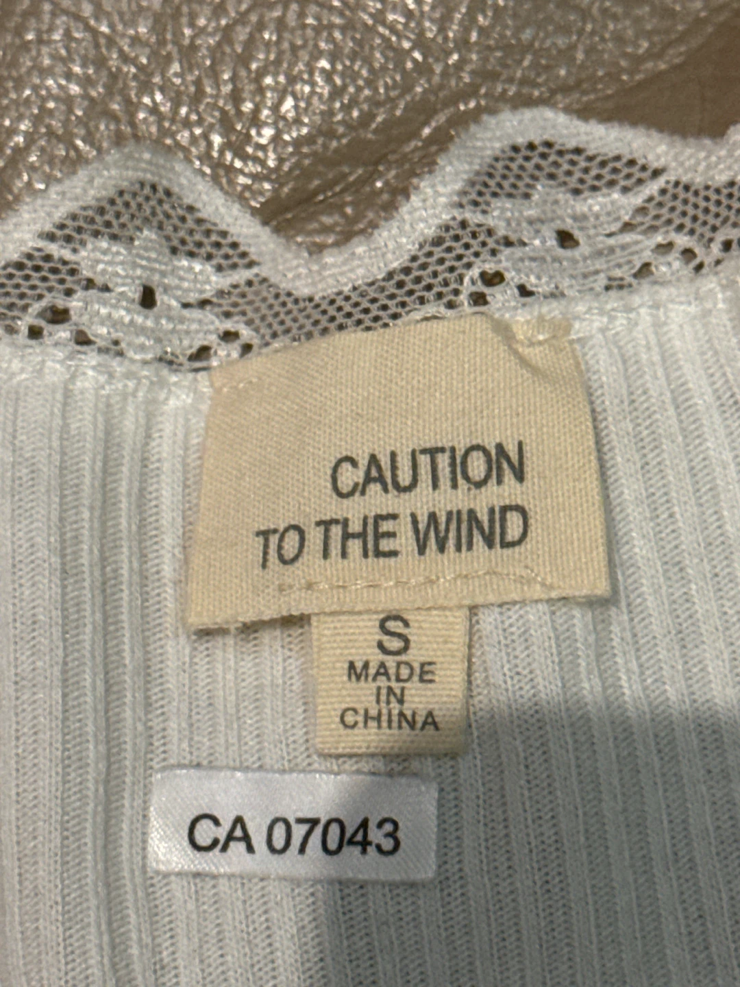 CAUTION TO THE WIND White Lace Trim Button-Up Top - Size S - photo 3