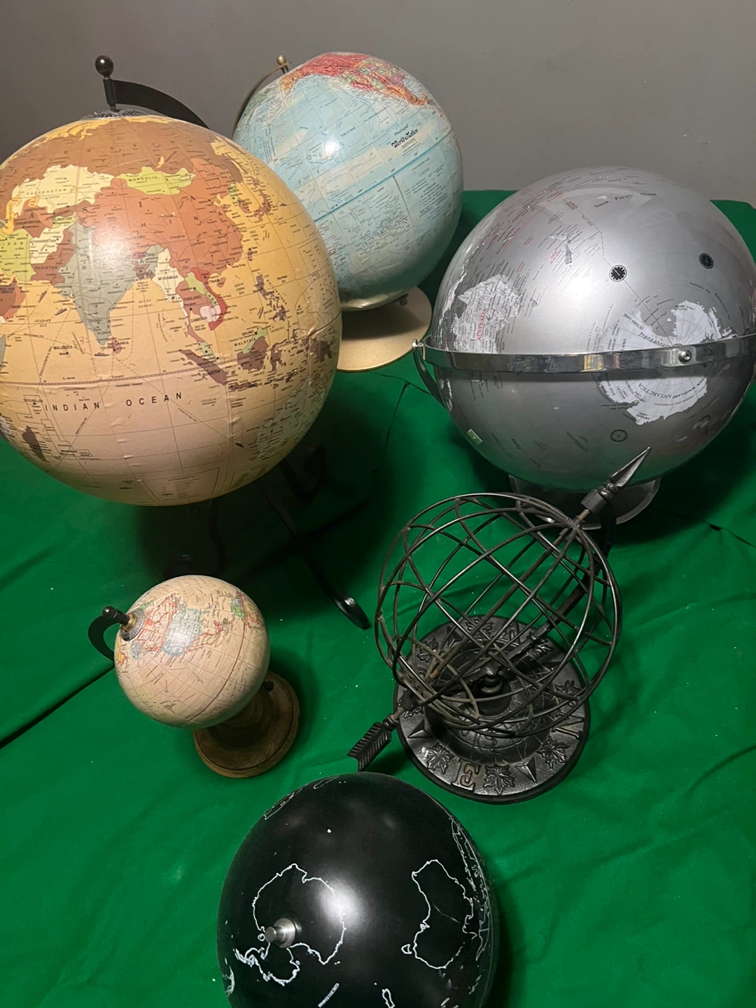 6 World Globe collection