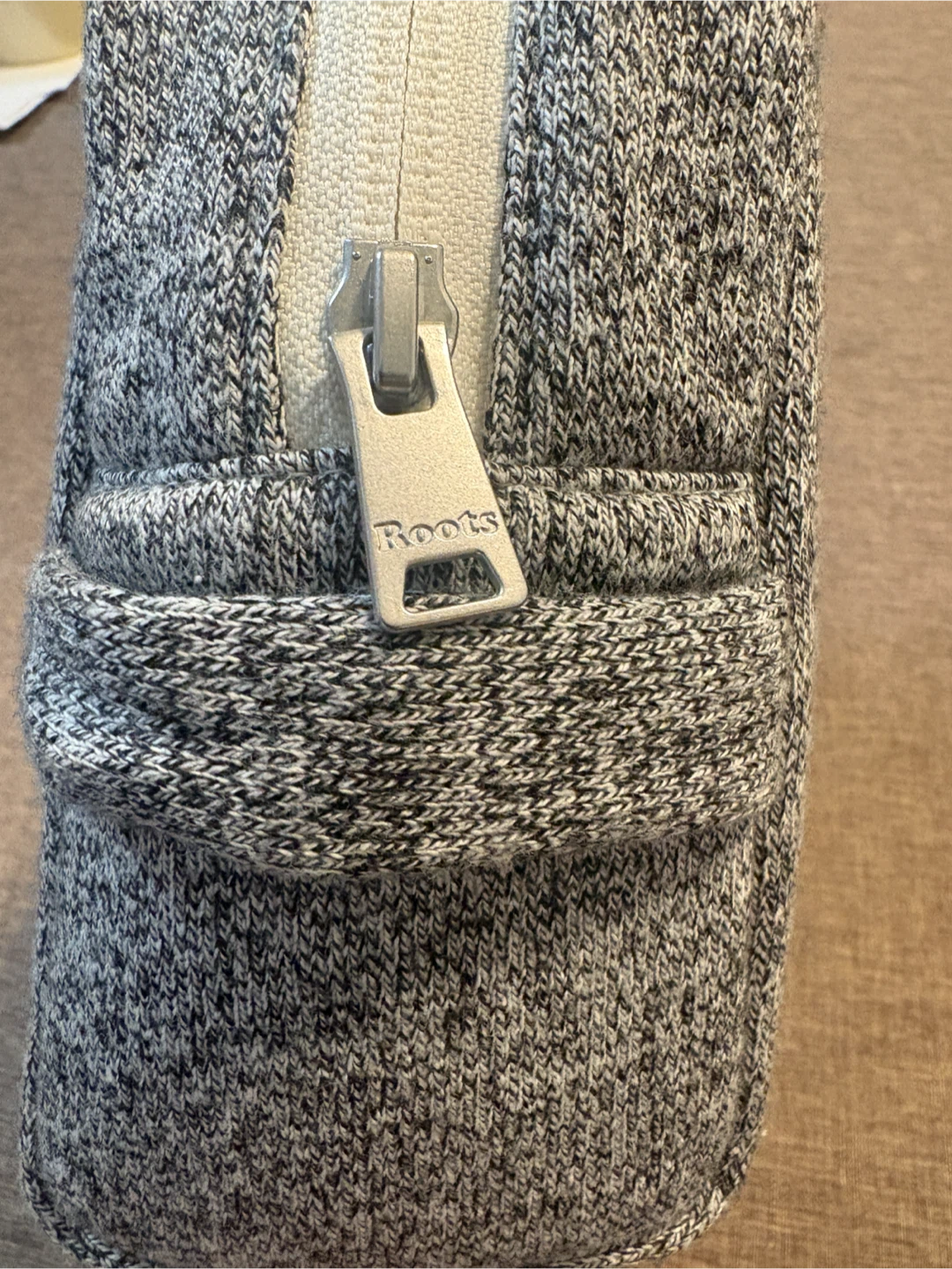 Roots Salt and Pepper Cosmetic Toiletries Case - photo 3
