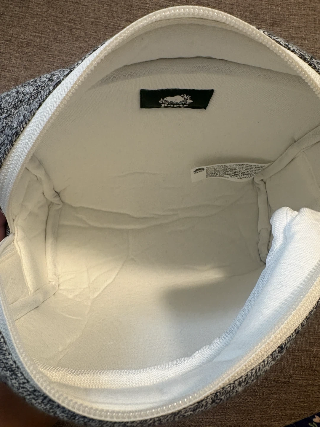 Roots Salt and Pepper Cosmetic Toiletries Case - photo 4