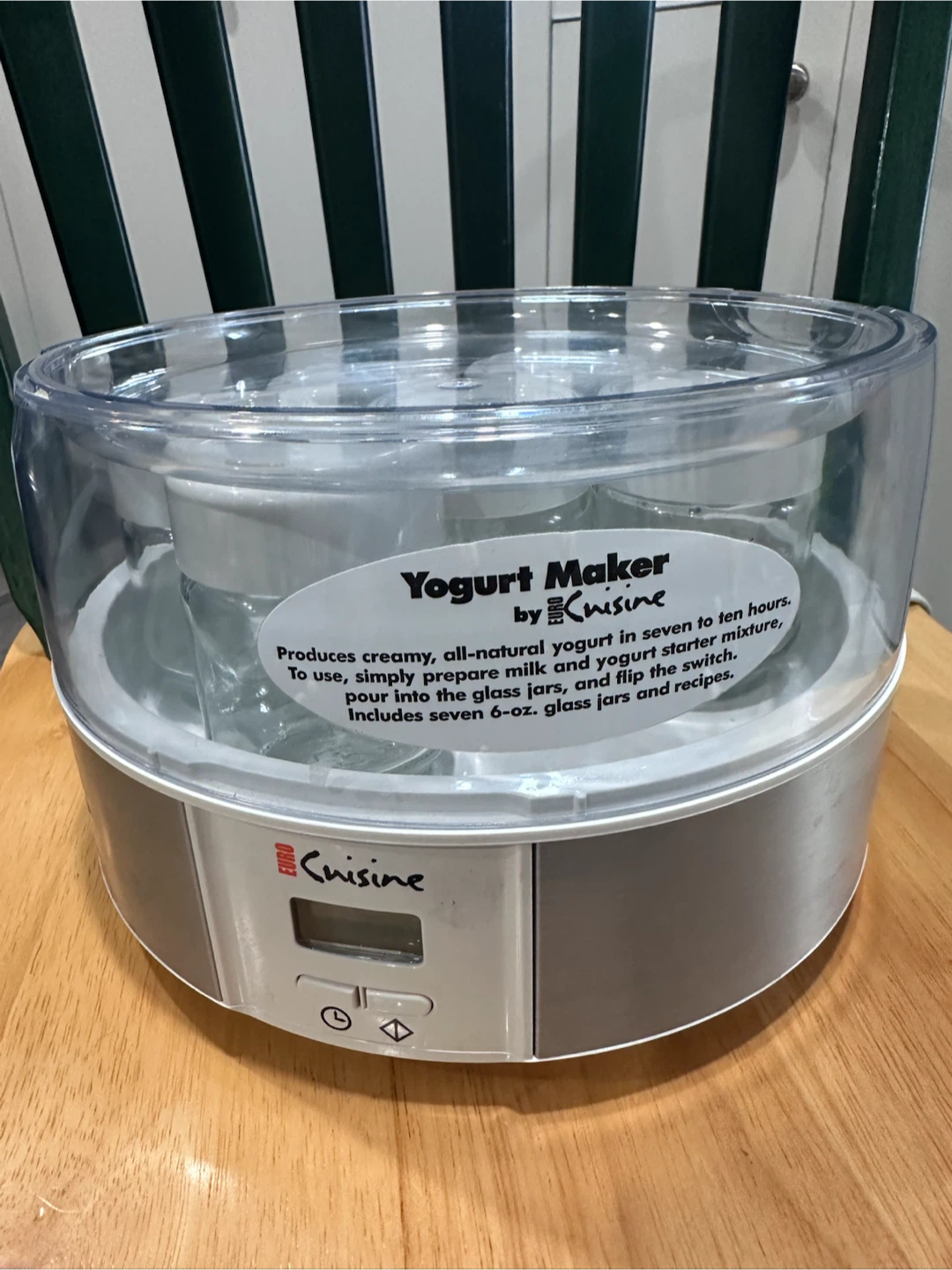Cuisinart Yogurt Maker with 6 Glass Jars