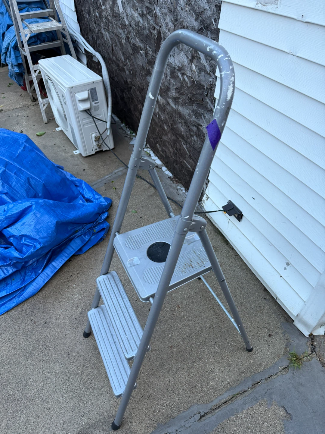 Gray 3-Step Ladder - photo 2