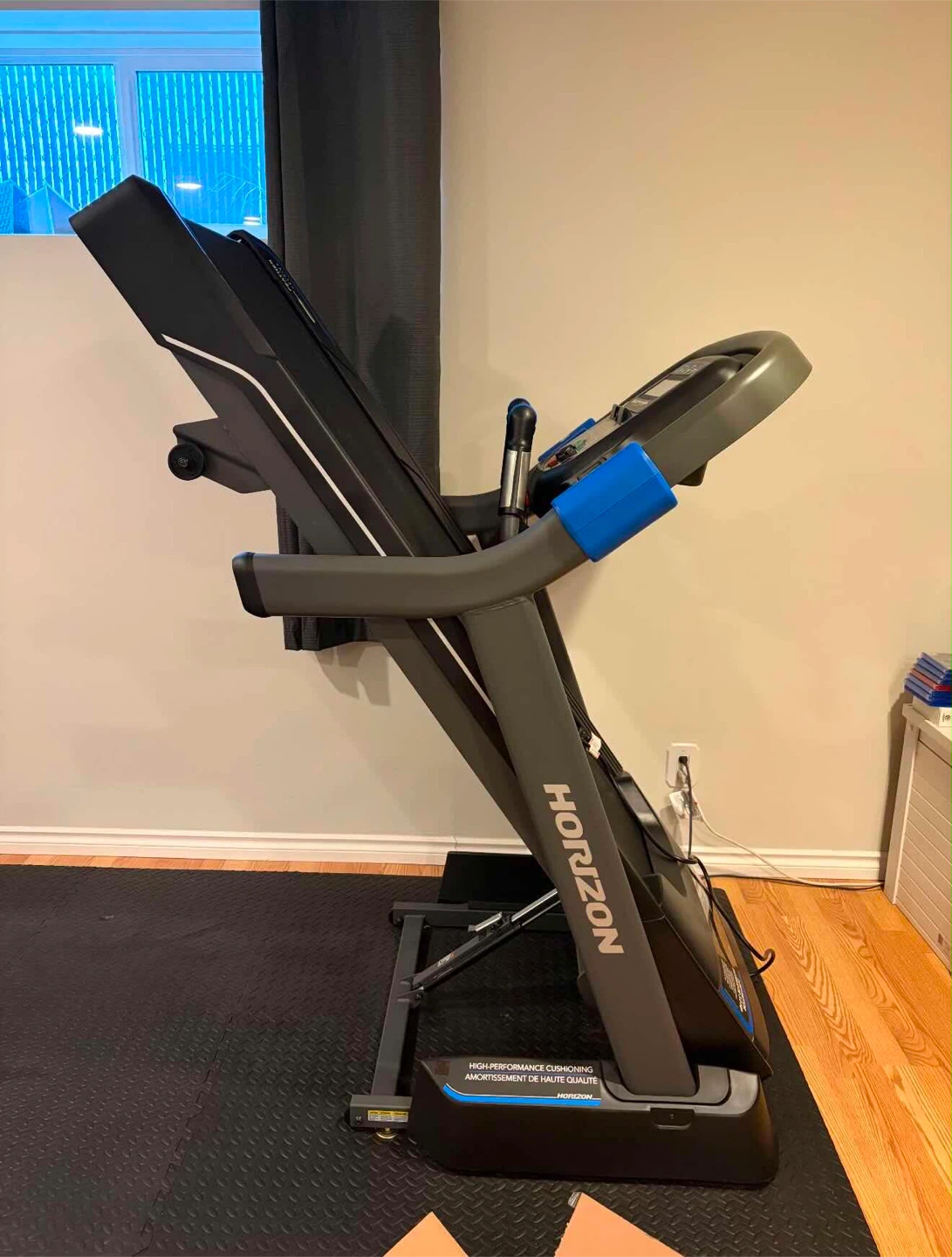 Horizon 7.0 AT Treadmill - 3 HSP - photo 2