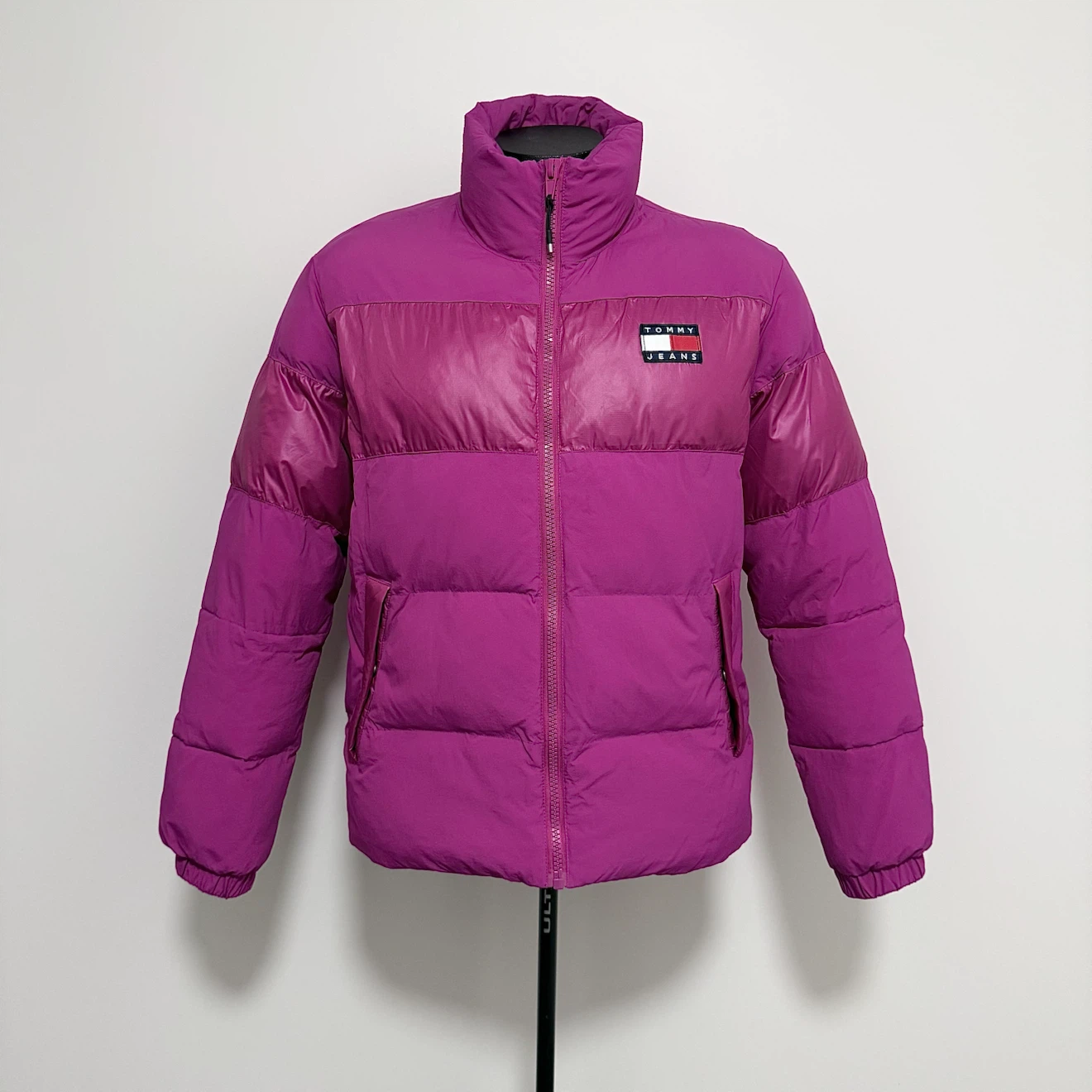 Men’s fuchsia Tommy Hilfiger fall puffer coat (size Small) - photo 2