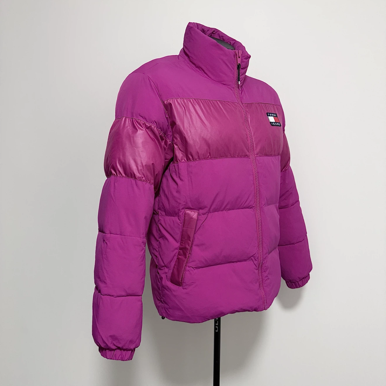 Men’s fuchsia Tommy Hilfiger fall puffer coat (size Small) - photo 3