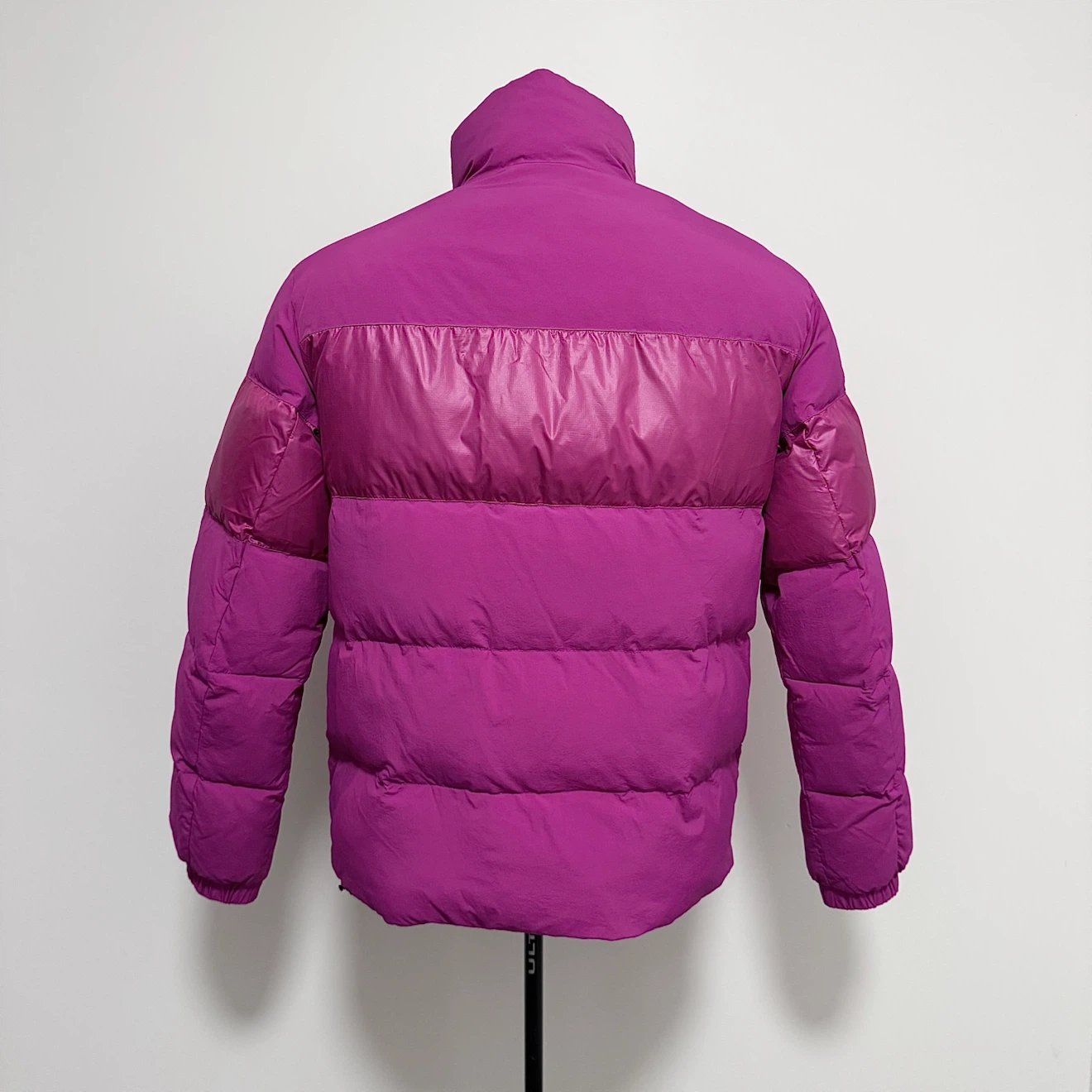Men’s fuchsia Tommy Hilfiger fall puffer coat (size Small) - photo 4